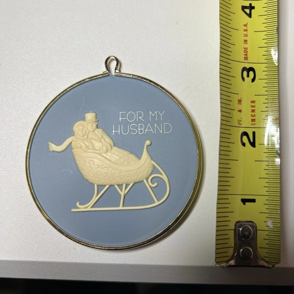 Vtg Hallmark‎ Keepsake Cameo Christmas Ornament